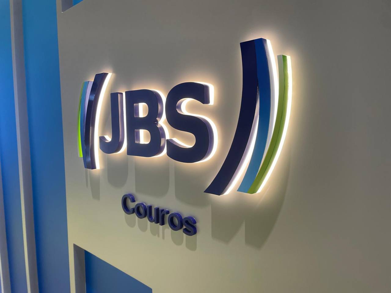 JBS Couros Sign